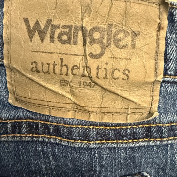 Men’s Wrangler Jeans Size 44x30 - Picture 3 of 5